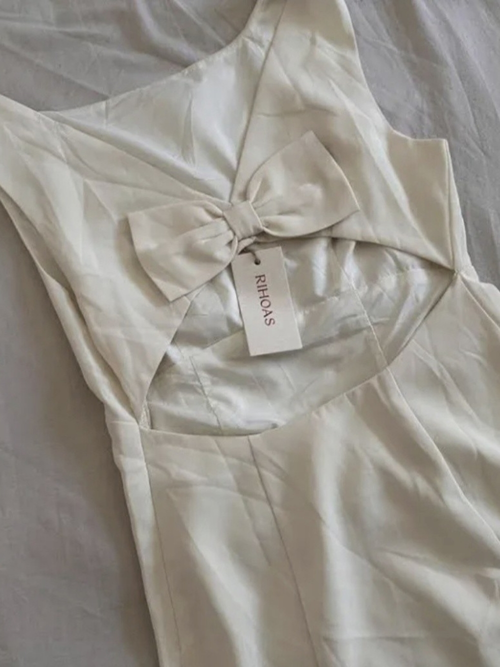 RIHOAS Cream Sleeveless Midi Sheath Dress - Picture 3 of 3